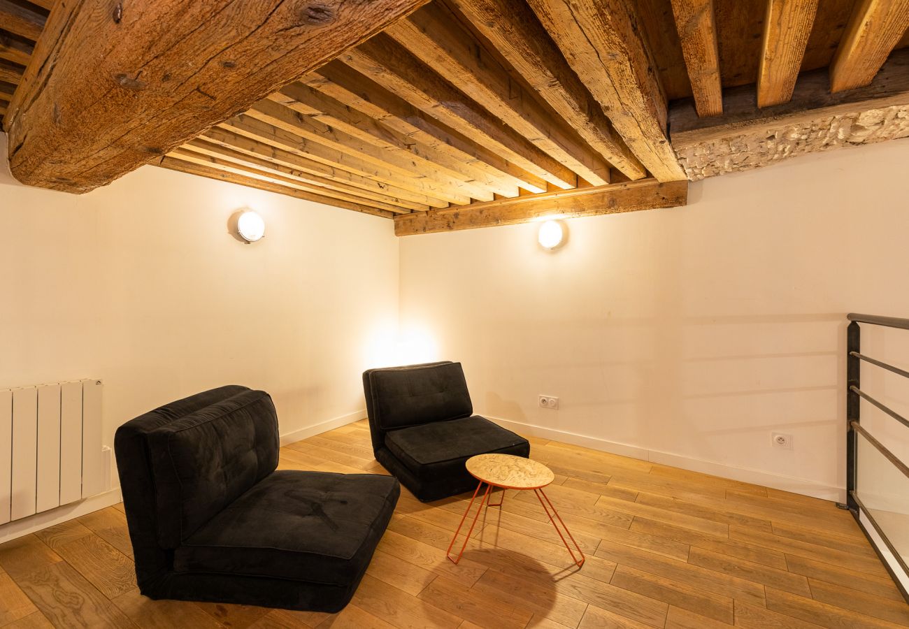 Apartment in Lyon - DIFY Appartement Loge - Vieux Lyon