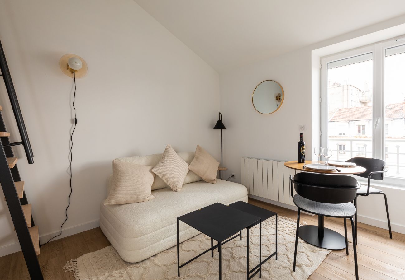 Apartment in Villeurbanne - DIFY Lucky - 10 Min centre de Lyon