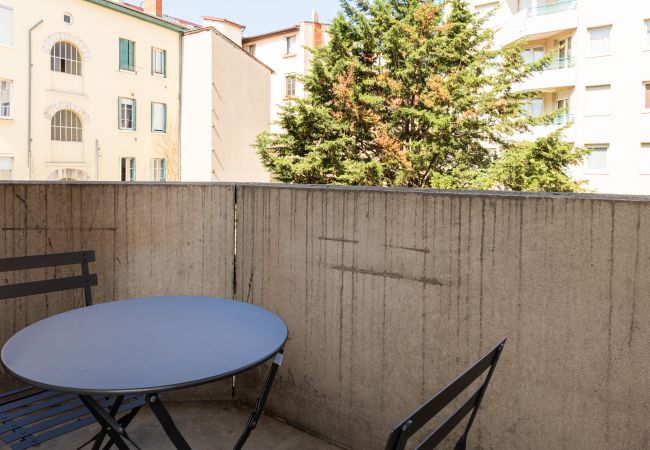 Apartment in Lyon - DIFY Cluzan - Quartier Gambetta