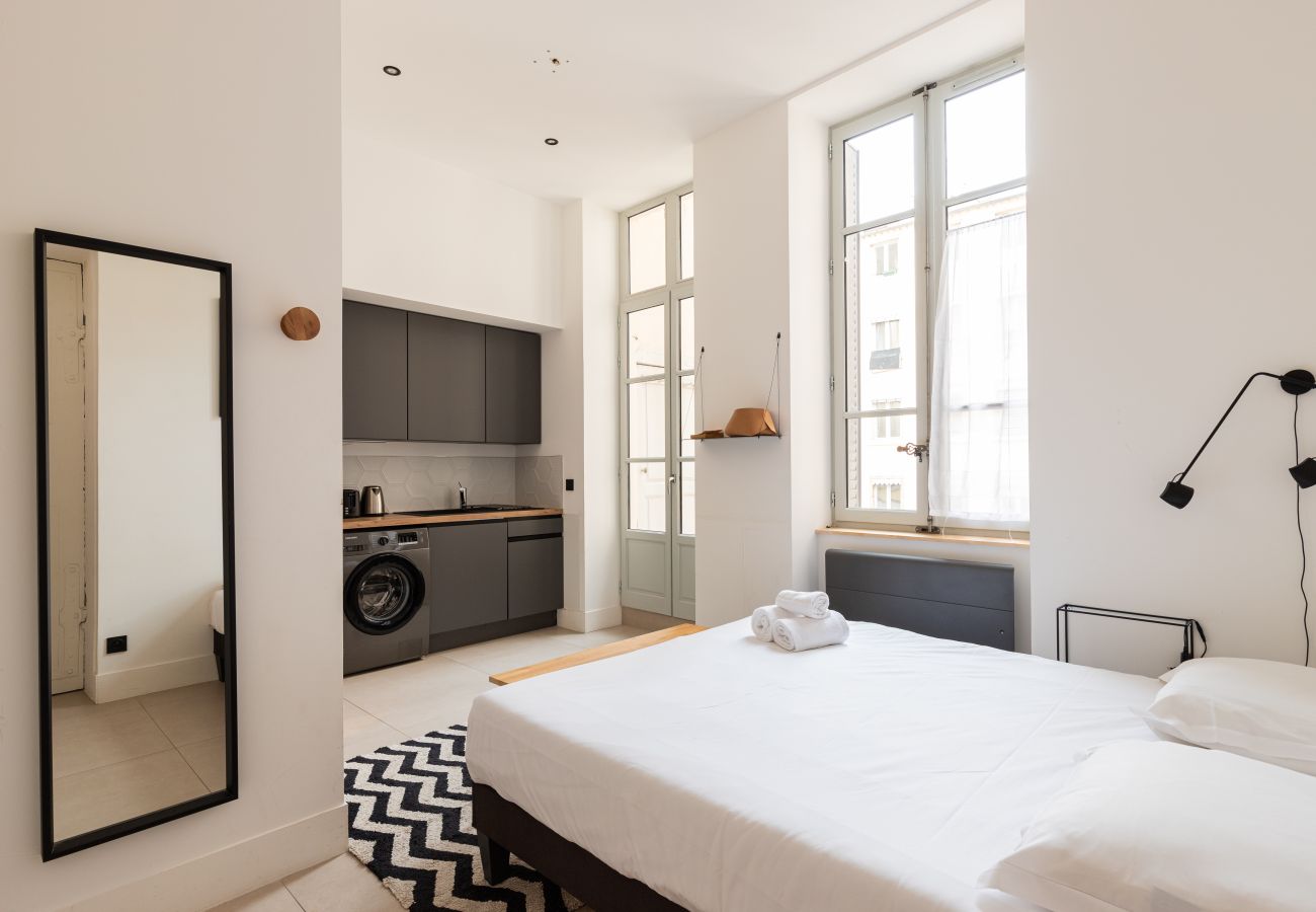 Apartment in Lyon - Dify Balcony - Quartier Ainay