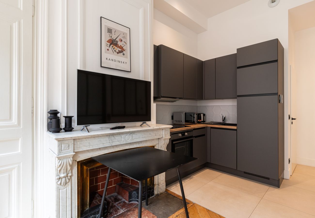 Apartment in Lyon - Dify Balcony - Quartier Ainay