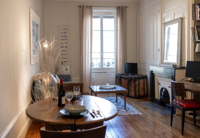 Apartment in Lyon - DIFY Candle - Quartier Part-Dieu