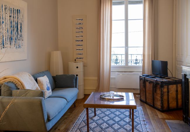 Apartment in Lyon - DIFY Candle - Quartier Part-Dieu